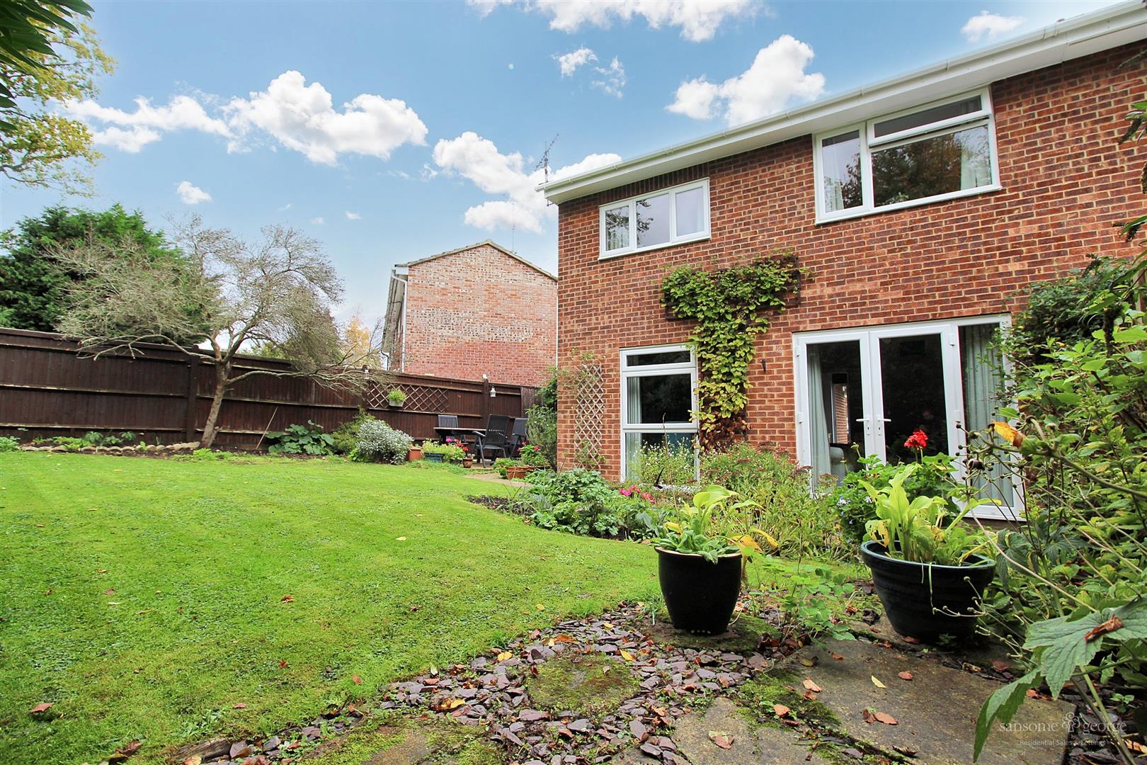 Mackay Close, Calcot, Reading